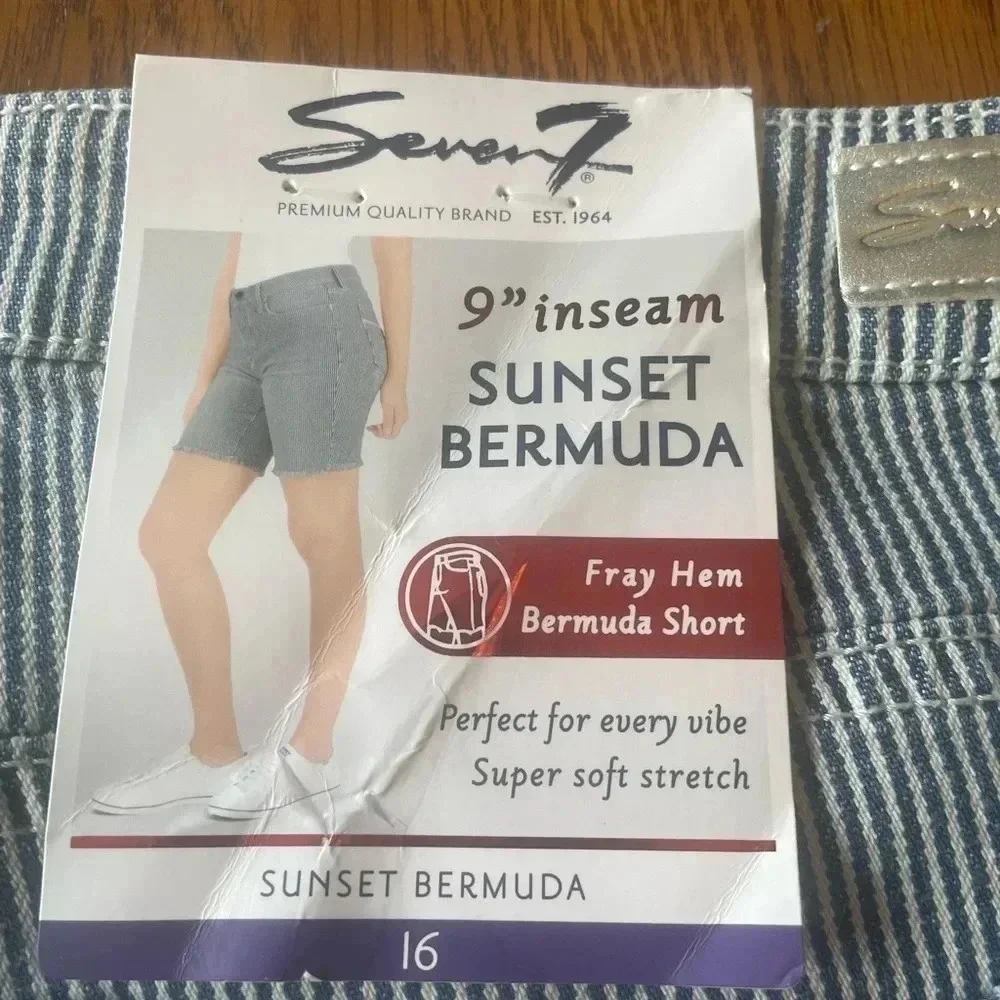 NWT‎ Seven 7 Stripe Denim Bermuda Shorts Blue 16 0283